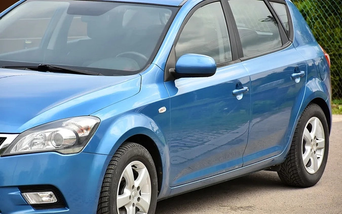 Kia Ceed cena 21500 przebieg: 189000, rok produkcji 2010 z Szadek małe 562